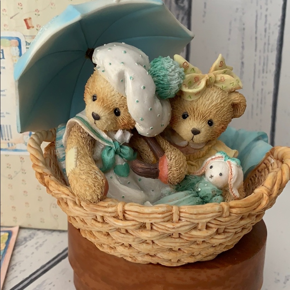 Cherished teddy figurine Beth and blossom